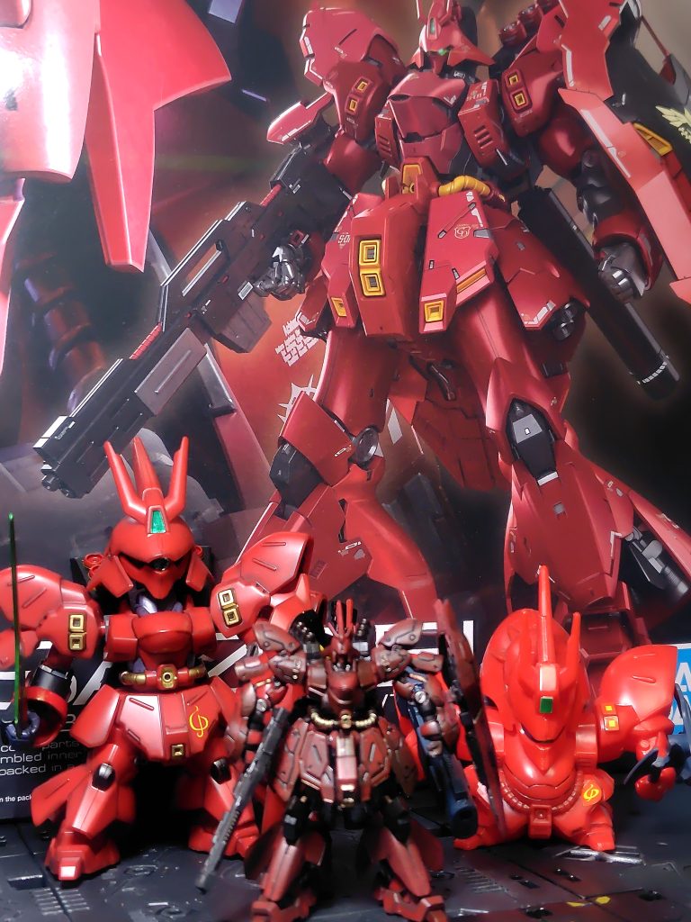 何故かウチには小さいサザビーばかり。RGは積み(zaku-kao4)