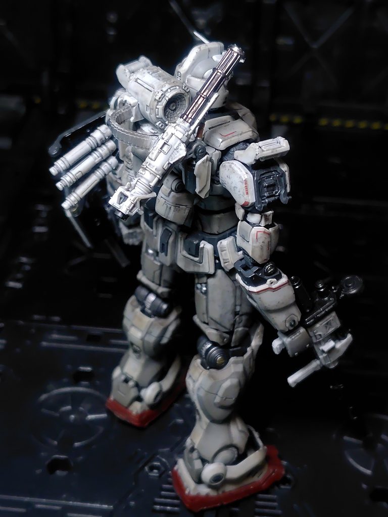 肩のガトリングはヘビーガンメタリック。