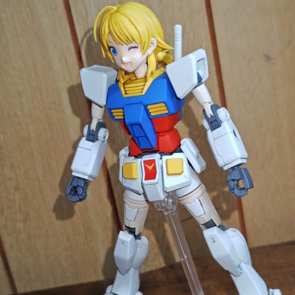 MS少女ガンダム風プラモの本体完成。膝の関節に問題があったので少し予定変更。可動範囲は少なくなったが不自然な感じはなくなった。前のエクシア少女と見比べるとしっかりした感じ。&nbsp;（1枚目）