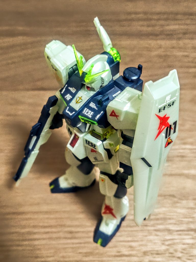 EG νガンダム⑪ RX-93 νガンダム サイコフレーム発光イメージカラー(ソリッドクリアパーツ)