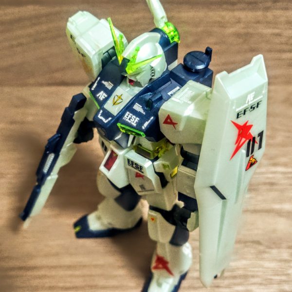 EG νガンダム⑪ RX-93 νガンダム サイコフレーム発光イメージカラー(ソリッドクリアパーツ)