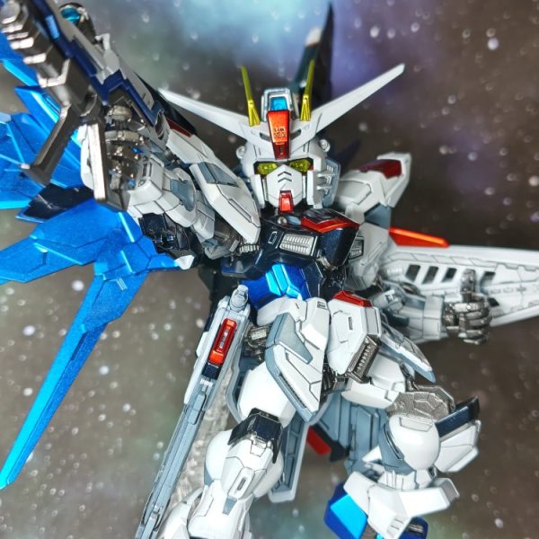 MGSDフリーダムガンダム　HGミーティアユニット