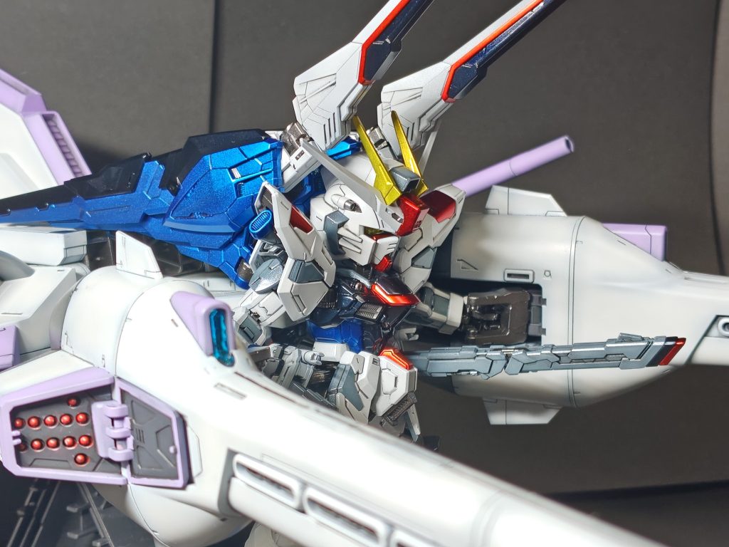 MGSDフリーダムガンダム　HGミーティアユニット–2枚目/制作者：tobix-97