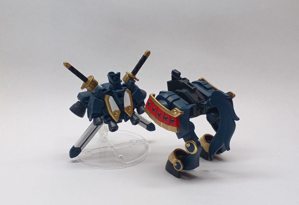 バックパックにケンタウロスパーツを付ける以外に、前に作ったフェネクスのアームドアーマー、BB戦士のフルアーマーもしっかり付けられるように直しました。