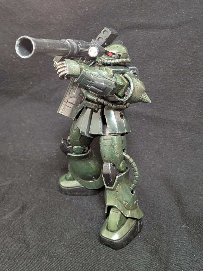 バズーカで狙い撃ち❗️(zaku-kao2)