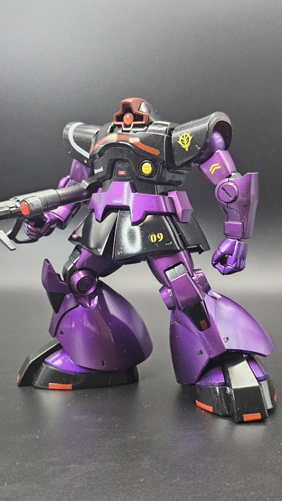 小脇にバズーカ