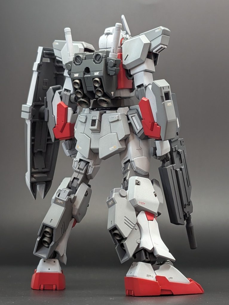 カラーレシピ中の人下地:自家製ベースグレー白:ガンダムホワイト赤:ガンダムレッド黃:オレンジイエロー武器の暗いグレー:ファントムグレー※アーマーのグレーは全て下記による混色ホワイト、エアクラフトグレー、グレーバイオレット