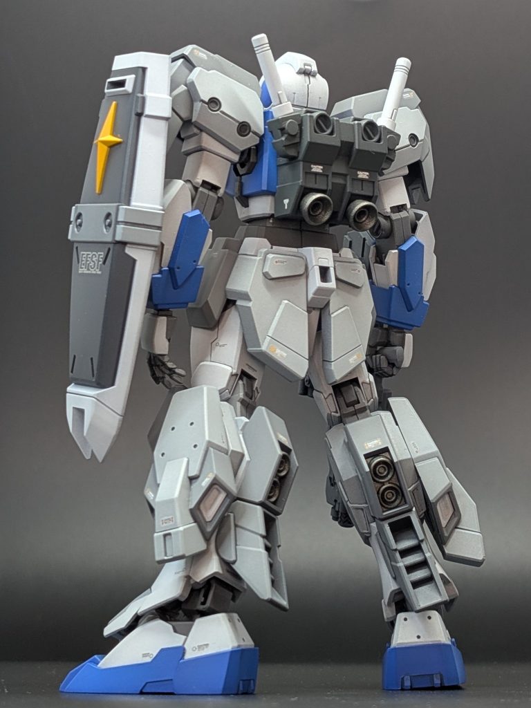 カラーレシピ中の人下地:自家製ベースグレー白:ガンダムホワイト青:ガンダムブルー黃:オレンジイエロー武器の暗いグレー:ファントムグレー※アーマーのグレーは全て下記による混色ホワイト、エアクラフトグレー、グレーバイオレット