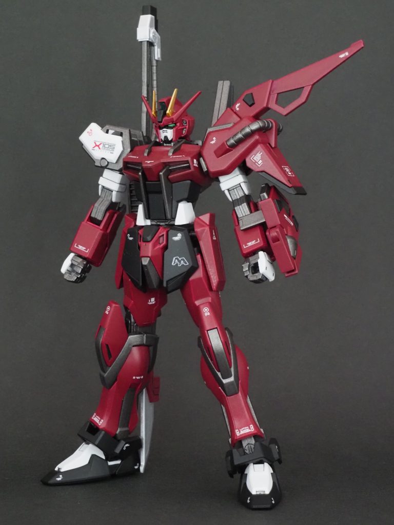 カラーリングは迷いましたが近接特化の機体ということでスパロボのアルトアイゼンを参考にしています。