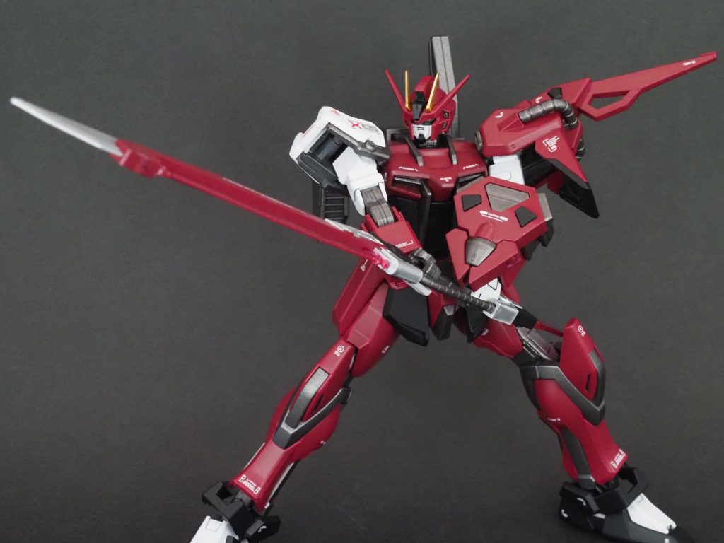 やはりソードストライクというとこのポーズ。