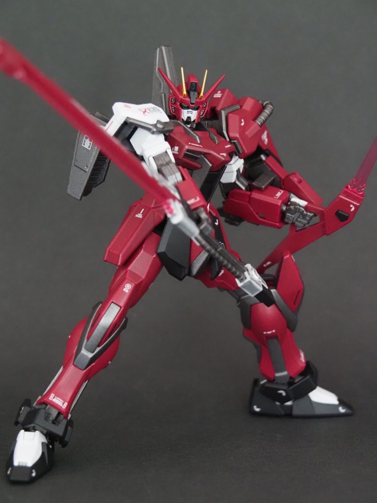 最後は旧1/144の中途半端なやる気見せているポーズで締め。