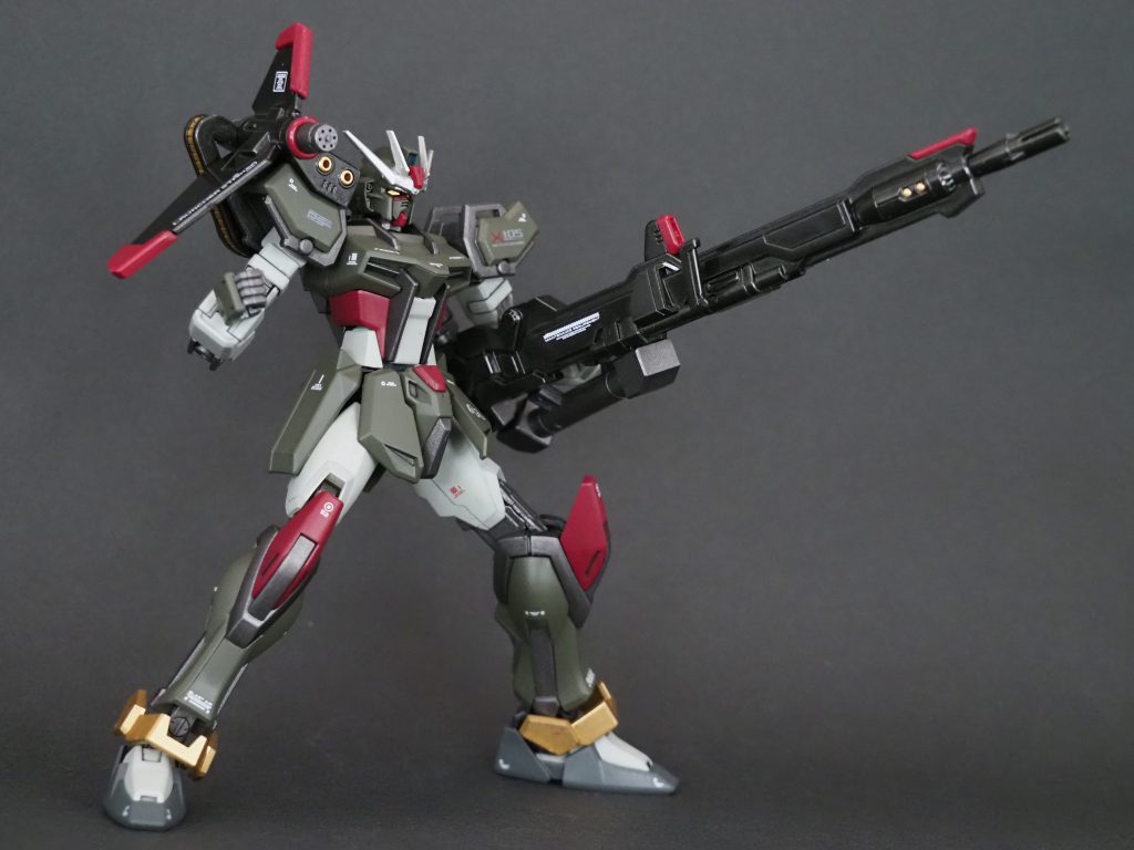 コマンドガンダムの配色はミリタリー感溢れてて長物と合いますね。