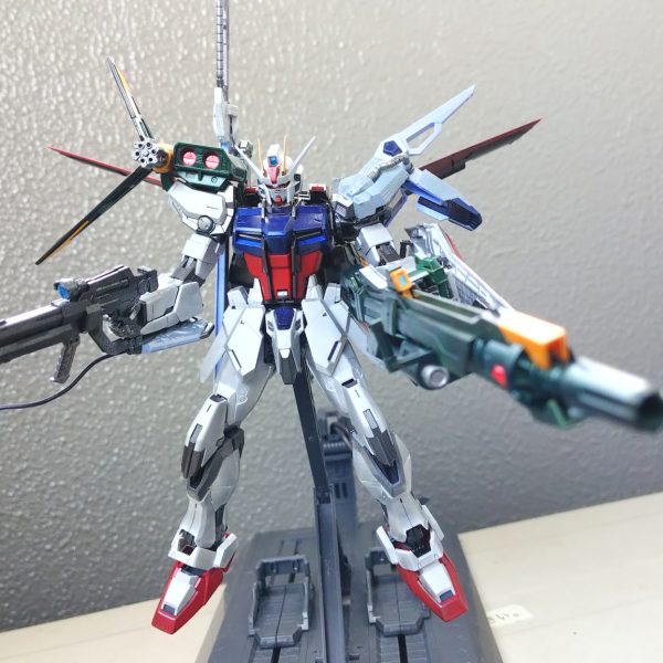 ガンダム系の白は難しい。。。シルバーで逃げて全体を暗めにしてみました。最終的にマキシマム化までしてみたいです。（2枚目）