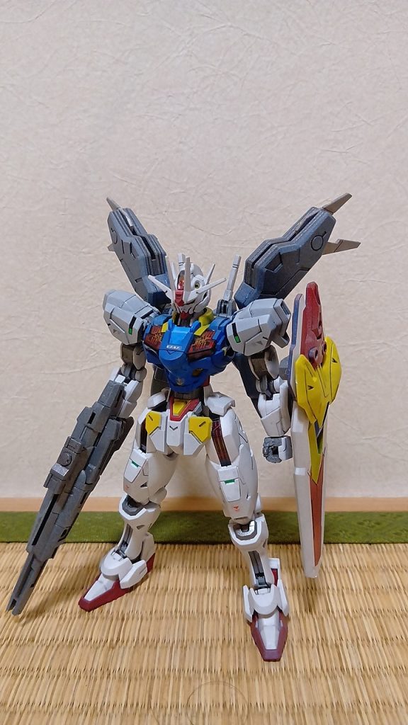 はじめまして。ぬこなと申します。去年ガンプラを始めたばかりの初心者ですが、何卒よろしくお願いします。今回は(と言っても結構前ですが)エアリアル改修型をRX-78-2カラーに塗装してみました。エアブラシを持ってないので塗装は一部除き全て缶スプレーで塗装してあります。二作目なのでまだ慣れてなくてムラが大きいですが、個人的には結構上手くできたと思ってます。