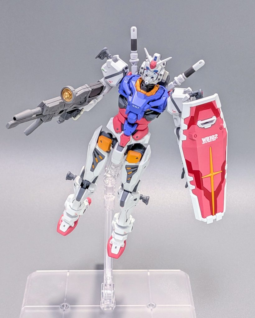 普段は関節に明るいグレーを使用するのですが、今回は関節は暗めのグレーで塗装武器に明るいグレーを使用してみました。