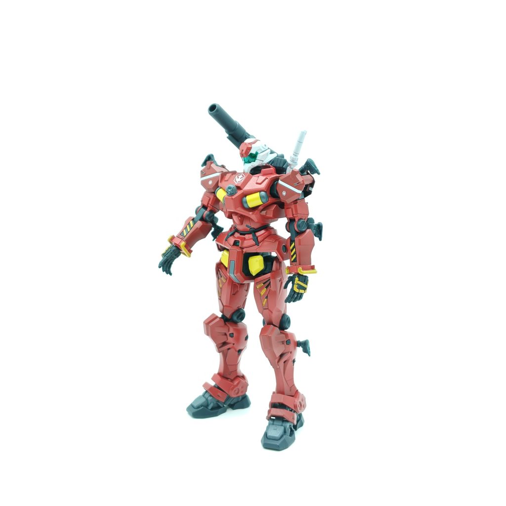 センサー部、腕部バンパーや黄×黒、バイザー内の四つ目など、GQ系ガンプラらしく最近のガンプラとしては珍しい少々難しい作りで時間がかかりましたがパーツ分割でなんとかなりました。シールド装備やらの拡張パーツ用の3mm穴がない…次作るときはどうするかな。