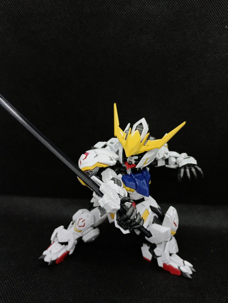 バルバトスの第2の武器、太刀です第4形態で太刀を使ってたのはほぼ2回だけですが、とてもかっこいいので印象深いです太刀だけは尚更テカテカしてた方がかっこいいよなという事で