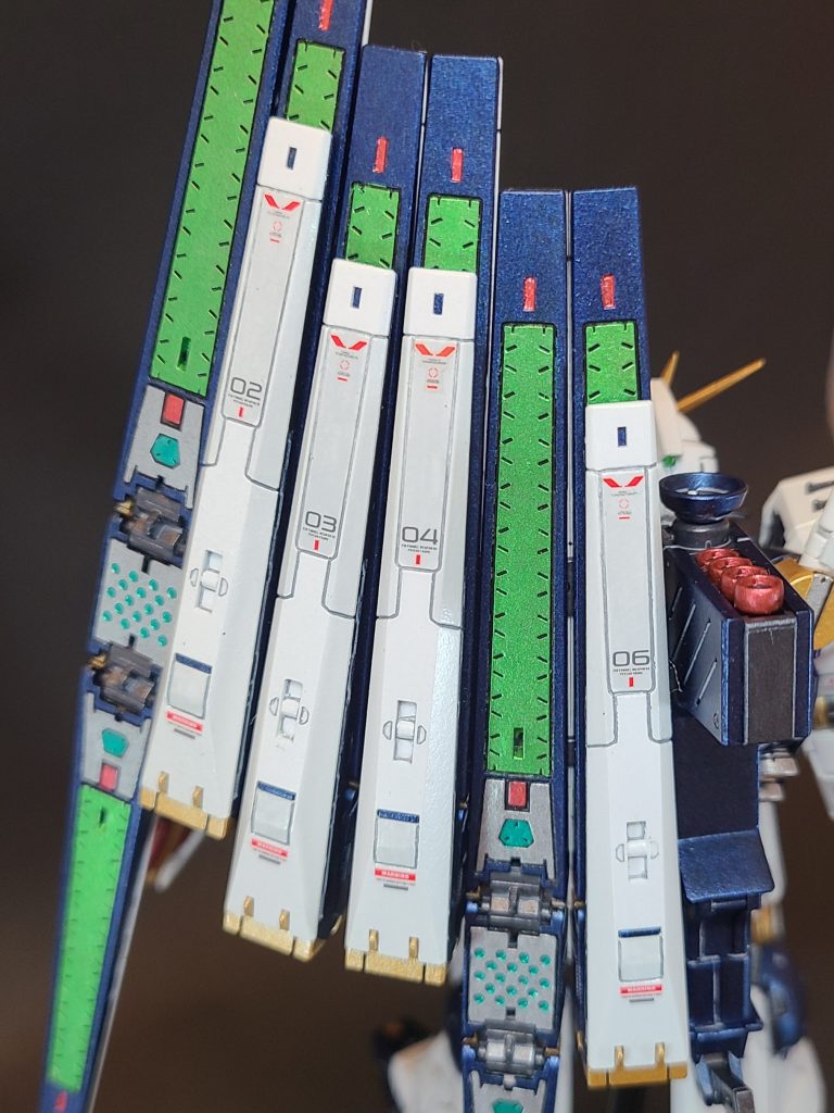 フィンファンネル詳細です。全部筆塗りです。