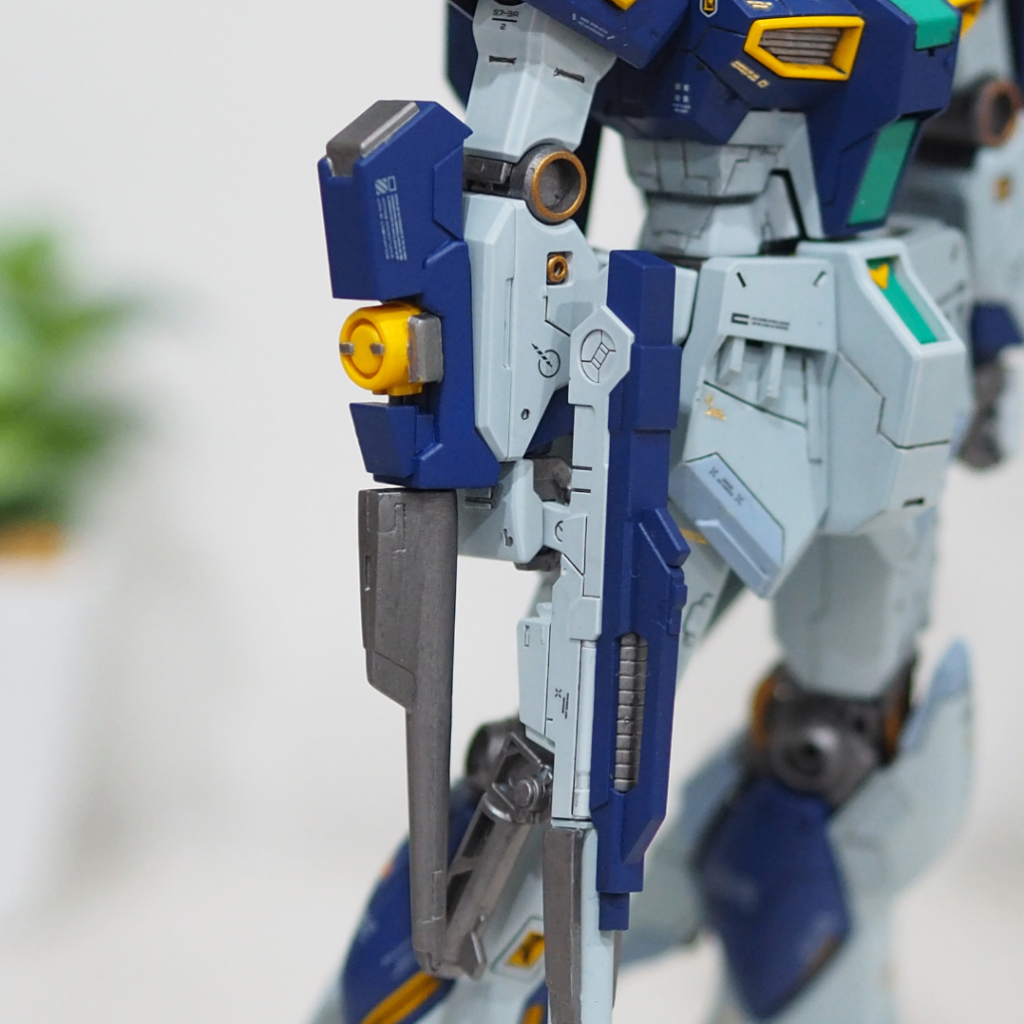 右手に、それっぽいオリジナル武装。