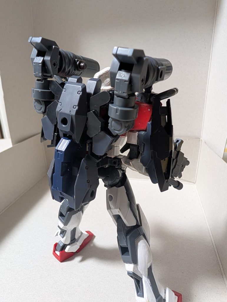 こんな感じになってます。ハードポイント（という名の3mm穴）を活用してますね。