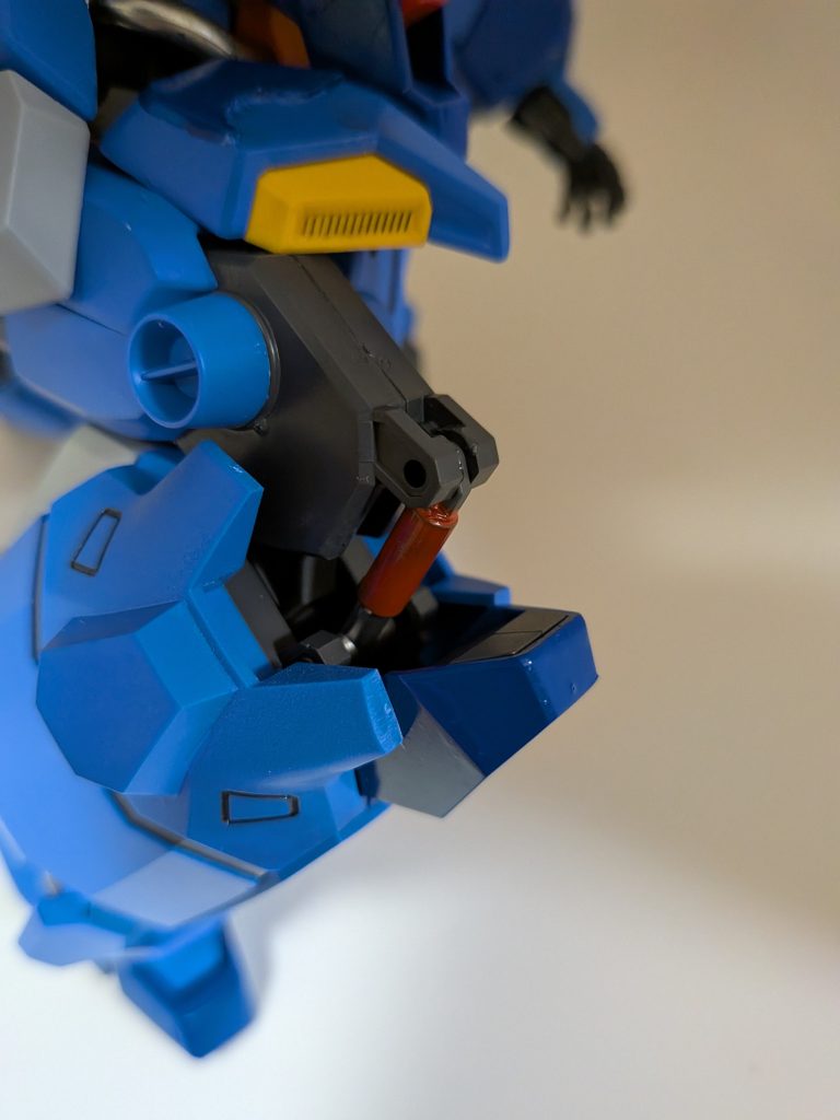 脚部のシリンダーチラ見えの美学