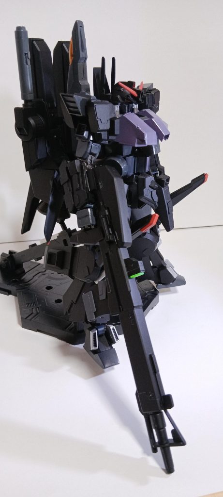 今年に入って空き時間に少しずつ制作を始めたのですが、相当まったり気長にやっていたもので気付けば3ヶ月以上経ってしまいました😓塗装は主にブラック部は缶スプレーで、それ意外は筆塗りです🖌️