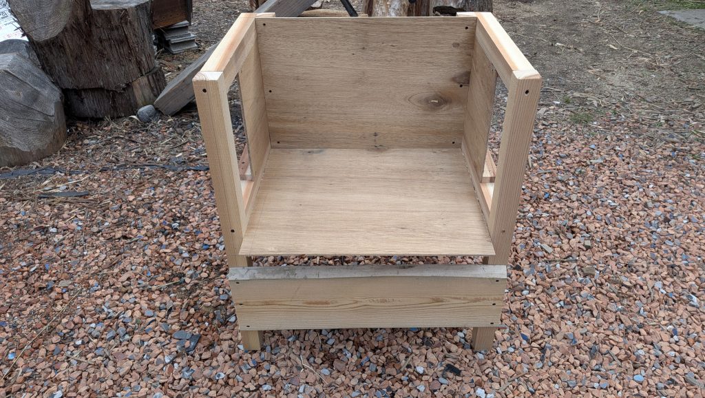 作品名：<p>ガンプラ撮影用に台作ってみました👍🏻 これでキレイに撮影出来ればいいなぁ〜</p>
