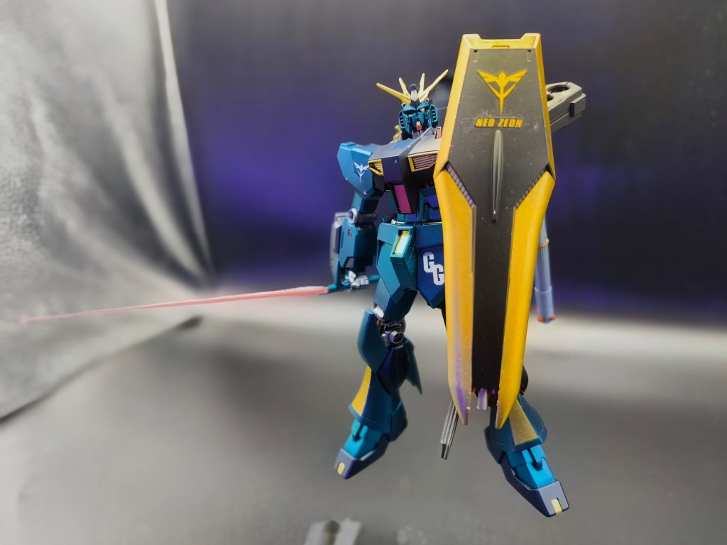 νガンダム本来の武装は携行分は全て接収したが流石に複製までには至らずあくまでも使い捨て装備となる。