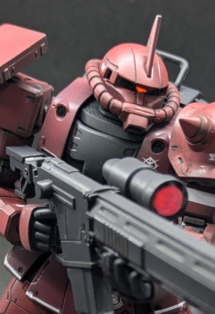 オリジンは武器が豊富で良いですね！眼光を鋭くするために頭部スリットの間隔を少し詰めました。