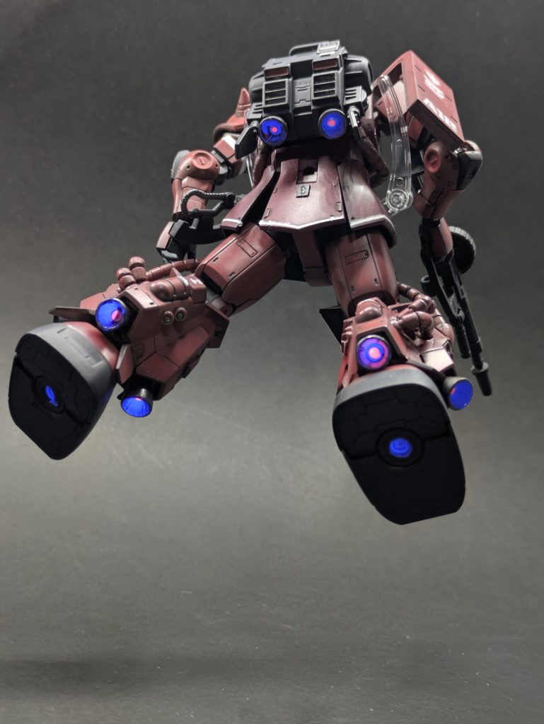 各バーニアには蛍光ブルー、ピンクを吹いています。