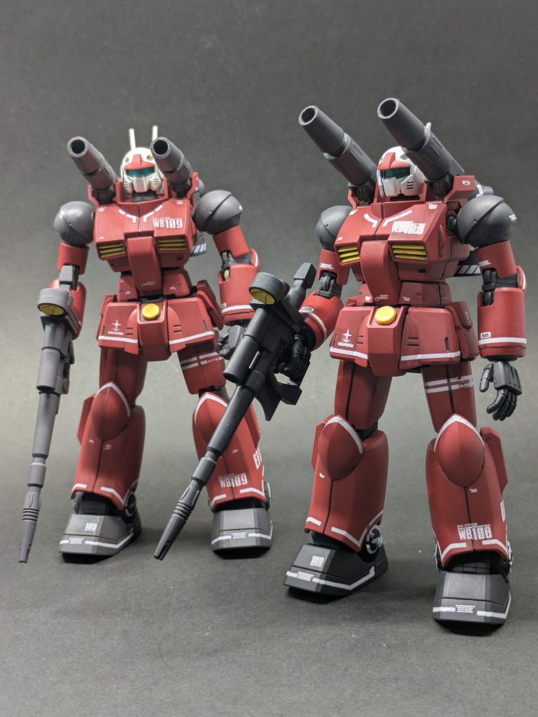 リバイブ版は頭が小さく脚も長く格好良すぎる…私の中のガンキャノンはもっとどっしりとした感じ…そんなわけで2機とも股関節を3ミリ上にあげて短足化しています。キャノン砲も長いと感じたので3ミリ短足(笑)化。デカールは劇場版の様なナンバーだけのシンプルなスタイルにしたかったのですが、先に完成していたハヤト機にデカールを目一杯貼ってしまっていたので、それに合わせてカイ・シデン機も同じ仕様にしました。