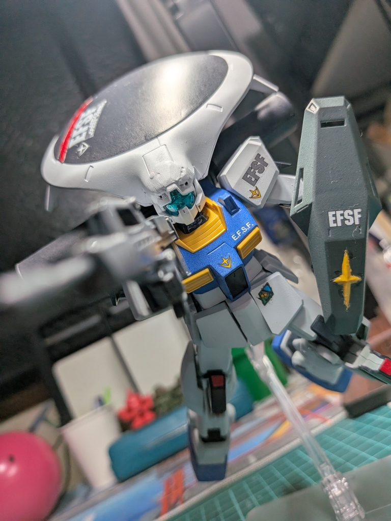 ライフル構えジムⅢ用のビームライフルでも良かったんですが、ほかの機体の装備を持ってる機体が大好物なので敢えてジムライフルにしました！シールドもジムシリーズお馴染みの盾ではなくハイザックのものに