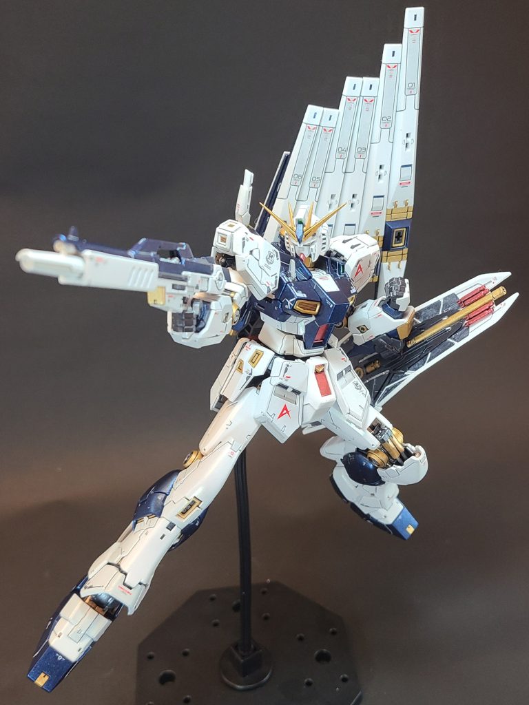 RG RX-93 νガンダム　筆塗り全塗装