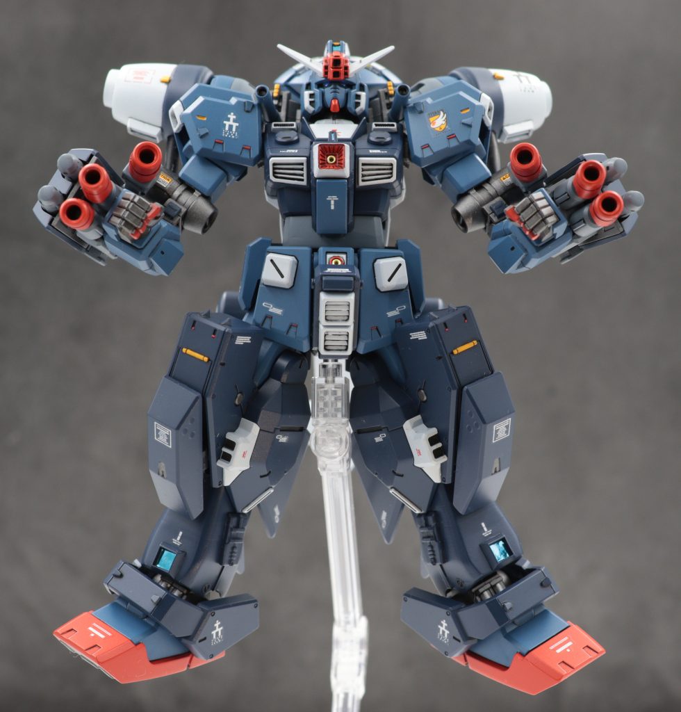 あくまでサイコミュをMSサイズに組み込むが目標であるため、メガ粒子砲ではなく拡散ビーム砲などといった一般的な火力です。