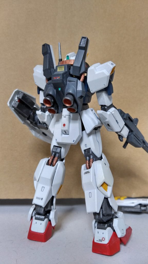 ランドセルもシャープになり、細かいモールドも増え、前キットではスカスカ感のあったフレーム部もバランス良く再現されてます。合わせ目対策もバッチリな設計もGOOD。