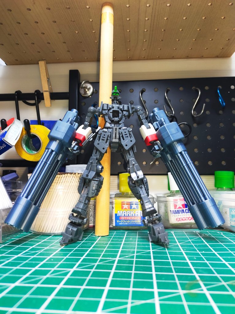 制作過程。ガトリングは3Dプリンターです〜