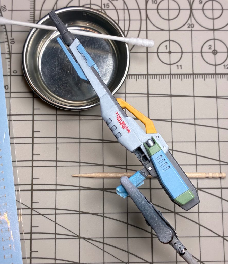 筆塗りしたツインバスターライフル。デカール1枚でやった感が出ますね♪( >ε<*)