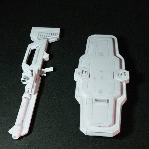 ガンキャノンのスジ彫り加工が完了しました😊付属武装も良い感じに🤣次はまたまたいつもの地獄的なプラ板貼りになりますね🤣心が折れたら気晴らしに簡単な別キット挟むかもですが😊（3枚目）