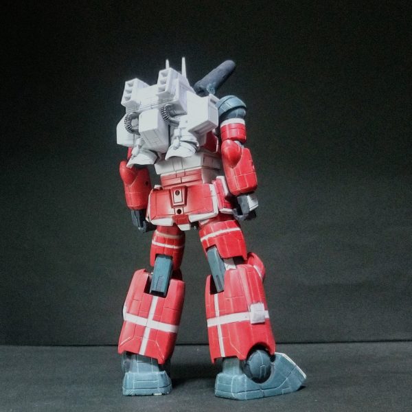 ガンキャノンのスジ彫り加工が完了しました😊付属武装も良い感じに🤣次はまたまたいつもの地獄的なプラ板貼りになりますね🤣心が折れたら気晴らしに簡単な別キット挟むかもですが😊（2枚目）