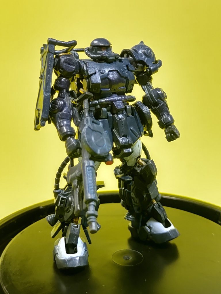 アーティファクト自体、初の製作なので今回は習作としてトライ。パーツのはめ合わせでスキマが出来たりと問題点も出ましたが、３機そろい踏みの本番製作では修正したいです。