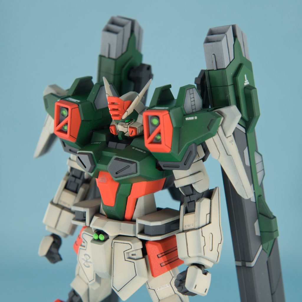 顔は頬を少し削り込んで小顔にしました。