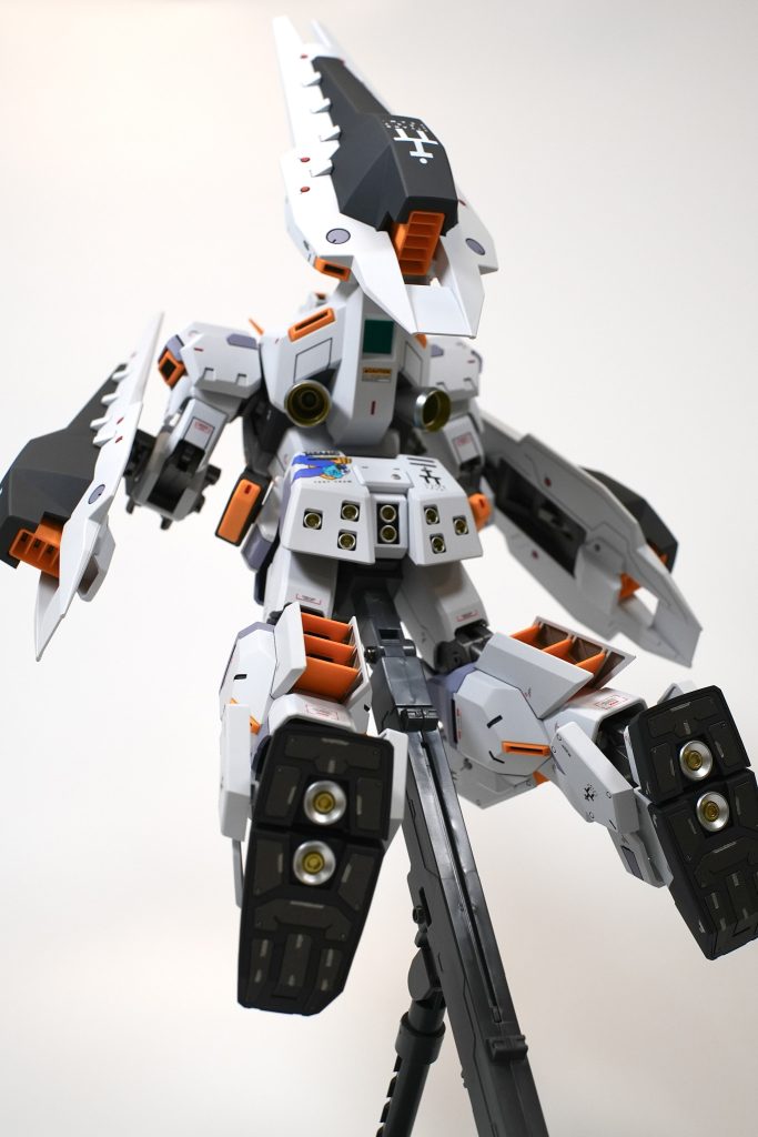 ブースター全開による飛行形態はこのような感じ。