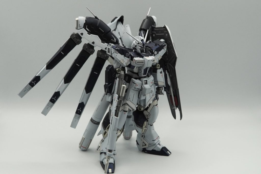青色部分はガイアカラー　プリズムブルーブラックを使用しています。