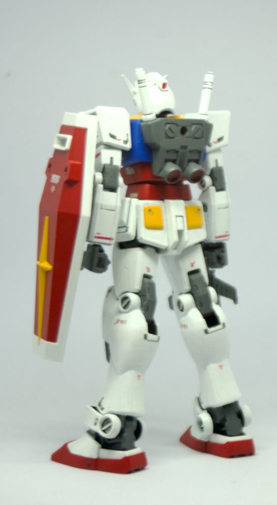 後ろから。デカールはRG用の物を切った貼ったしています。