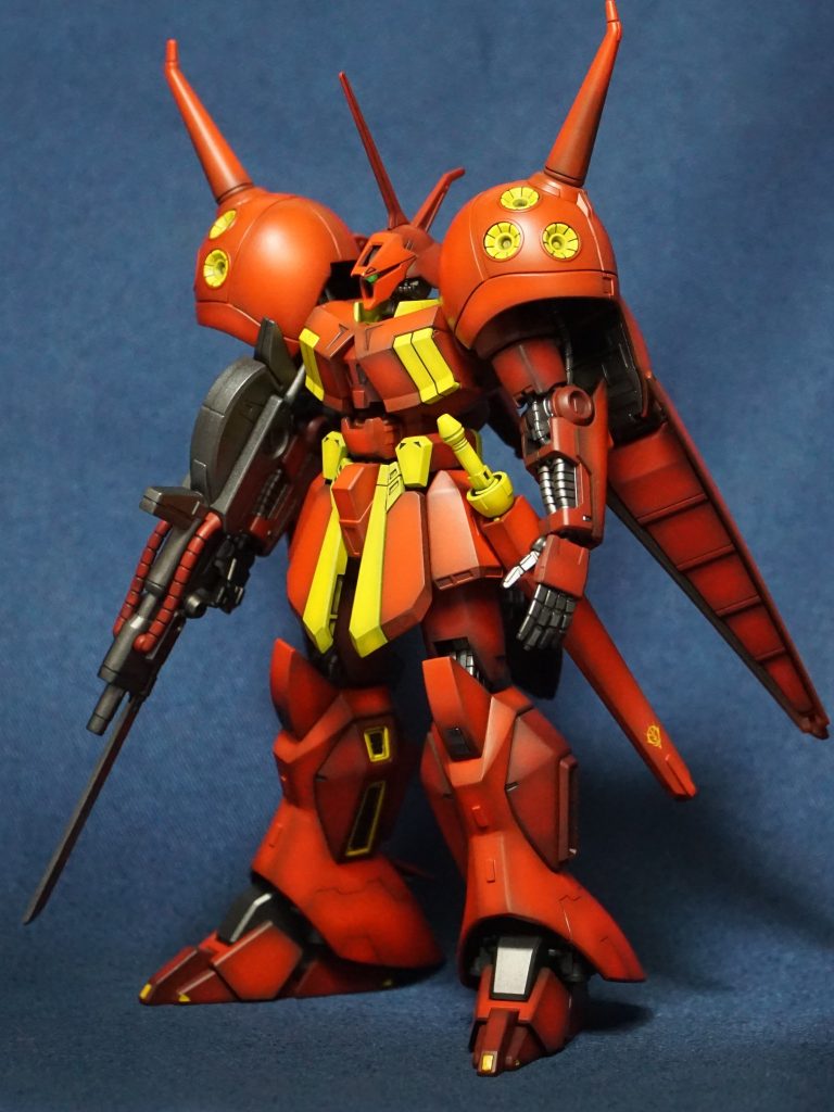 コントラスト強めで塗ってるのですが、黒とレッドブラウンのグラデーションがカブトムシとかクワガタっぽい。