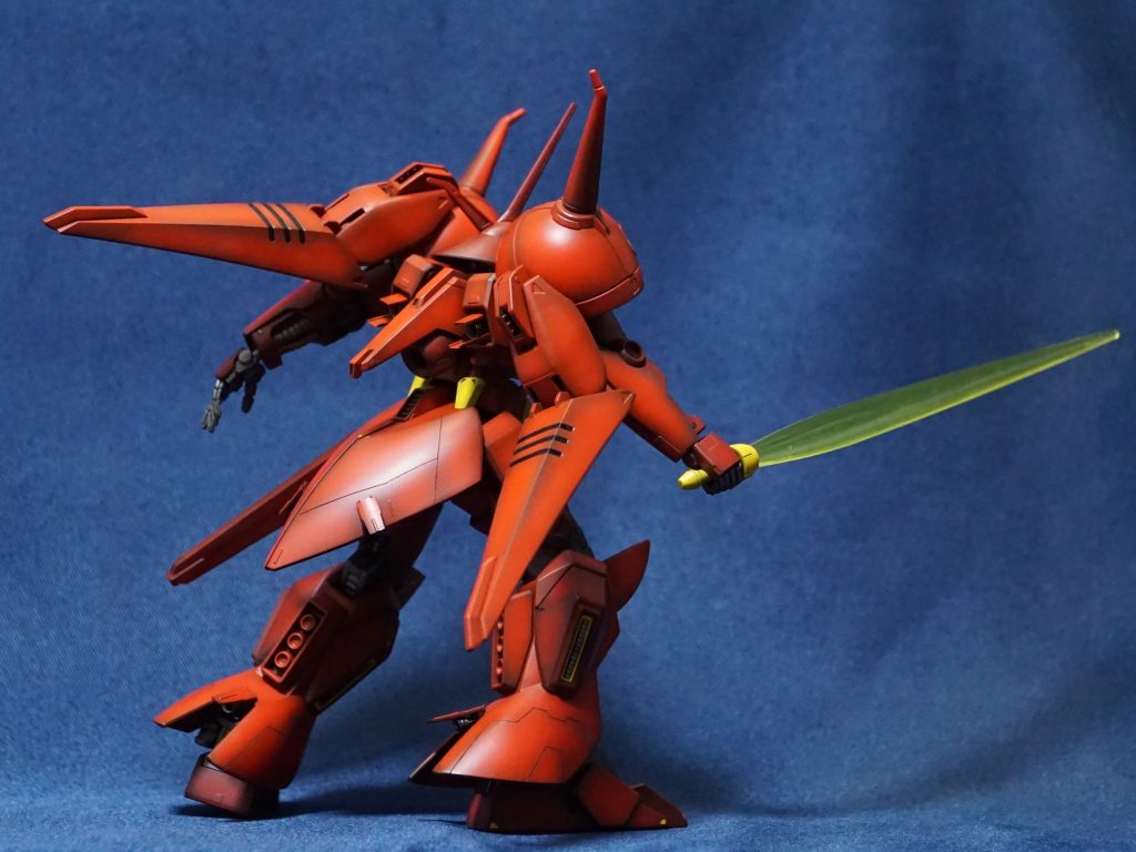 スラスターを追加したので、後ろからのアングルが好み。