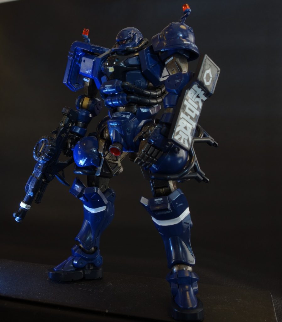 Police zaku–3枚目/制作者：ayapi