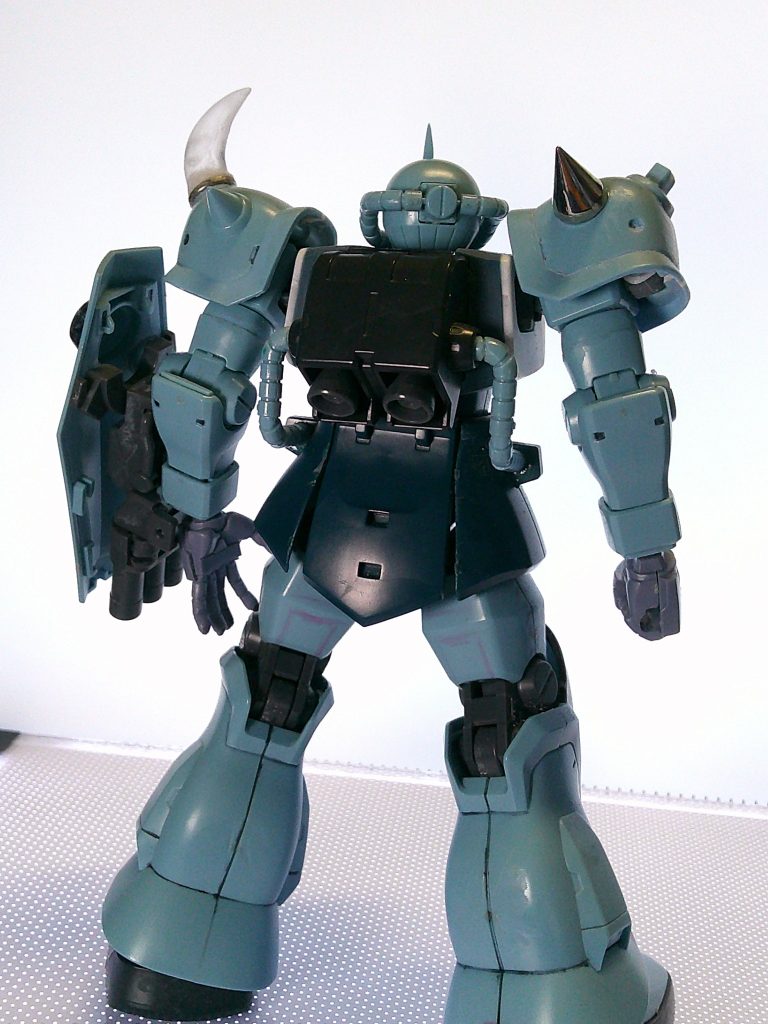 バックショットも1枚。改造前も十分格好良いですね。出来の良いキットだと思います。もう一機パチ組みしたものがあるので完成したらまたアップしたいと思います。ここまでお付き合いいただきありがとうございました。