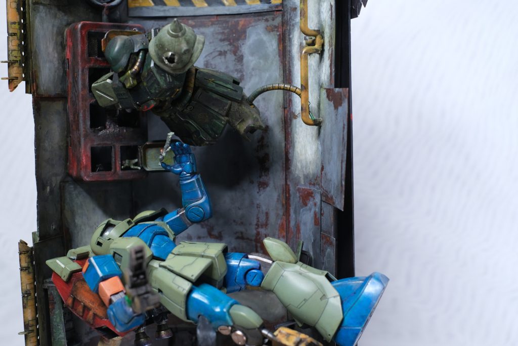 最後まで見てくれてありがとう!少しだけ休めたい気持ちがあるけど、今はもう年末の「RF(リアリティファンタジー)台湾模型ショー」期待しています、早速新しい作品を準備していきたいと思います。新しい作品を完成するまで、引き続きみんなさんの素晴らしい作品を見ていながら、制作するつもりです(zaku-kao7)またね!