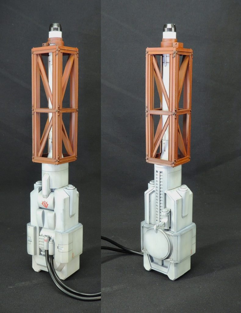 宇宙要塞ア・バオア・クーの砲台から急造した手持ちビーム砲です。エネルギーはチューブで外部からチャージされる設定です。